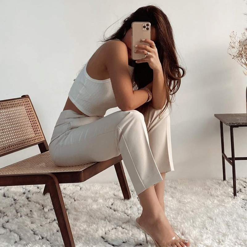 High-Waist Stoffhose im Wide-Leg-Schnitt 4 High-Waist Stoffhose im Wide-Leg-Schnitt – Bild 4