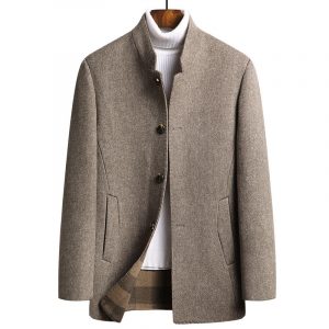 Startseite 16 Elegante Wolljacke mit Stehkragen